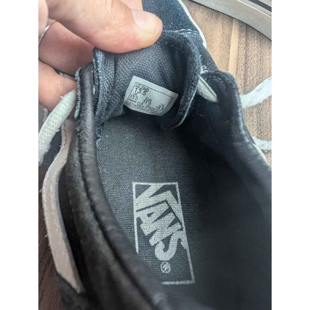 Vans Old Skool Black White Kids Youth Size 13.5 Classic Skate Shoes Sneakers